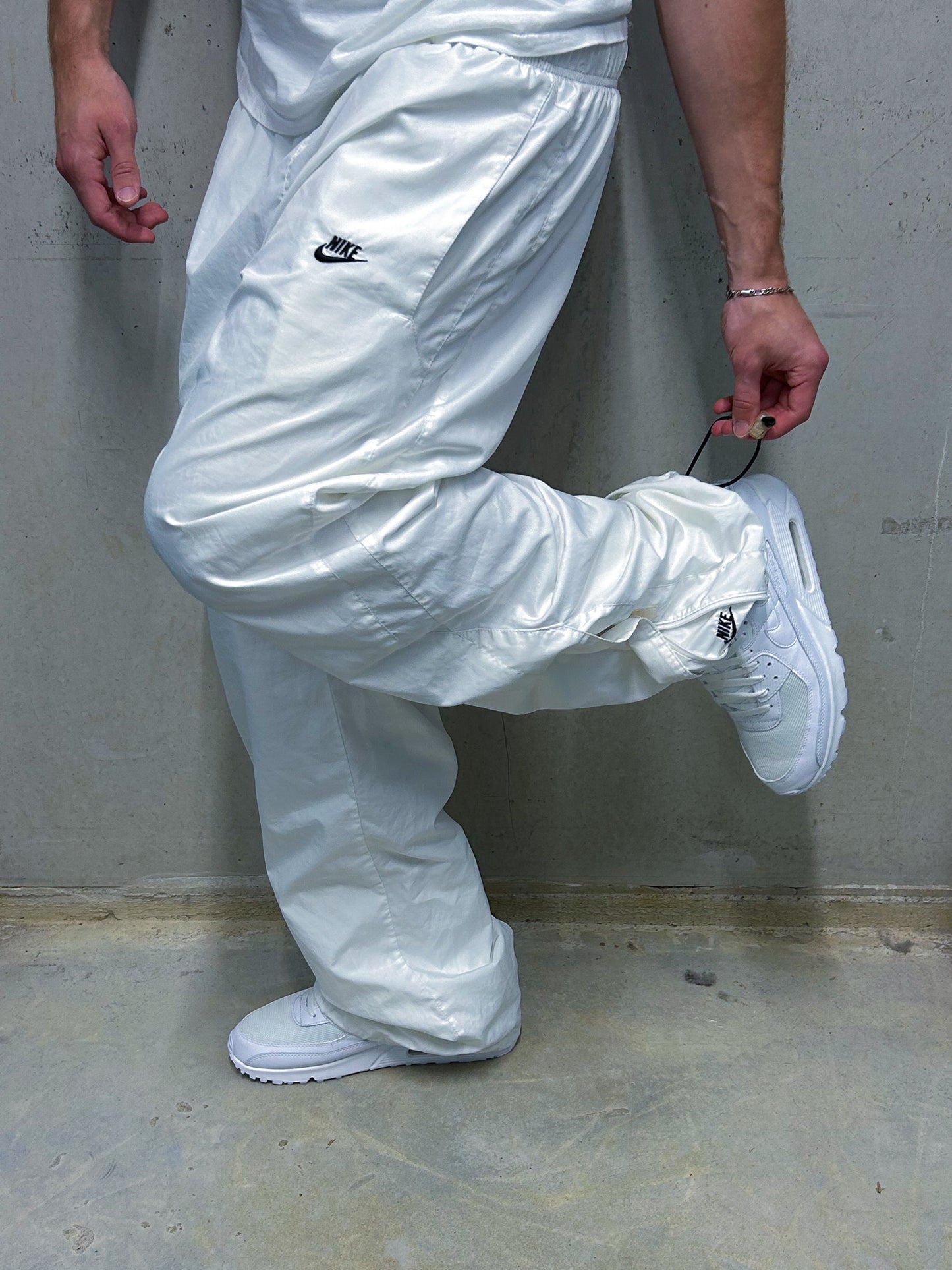 Nike Vintage *Premium* Trackpants | L