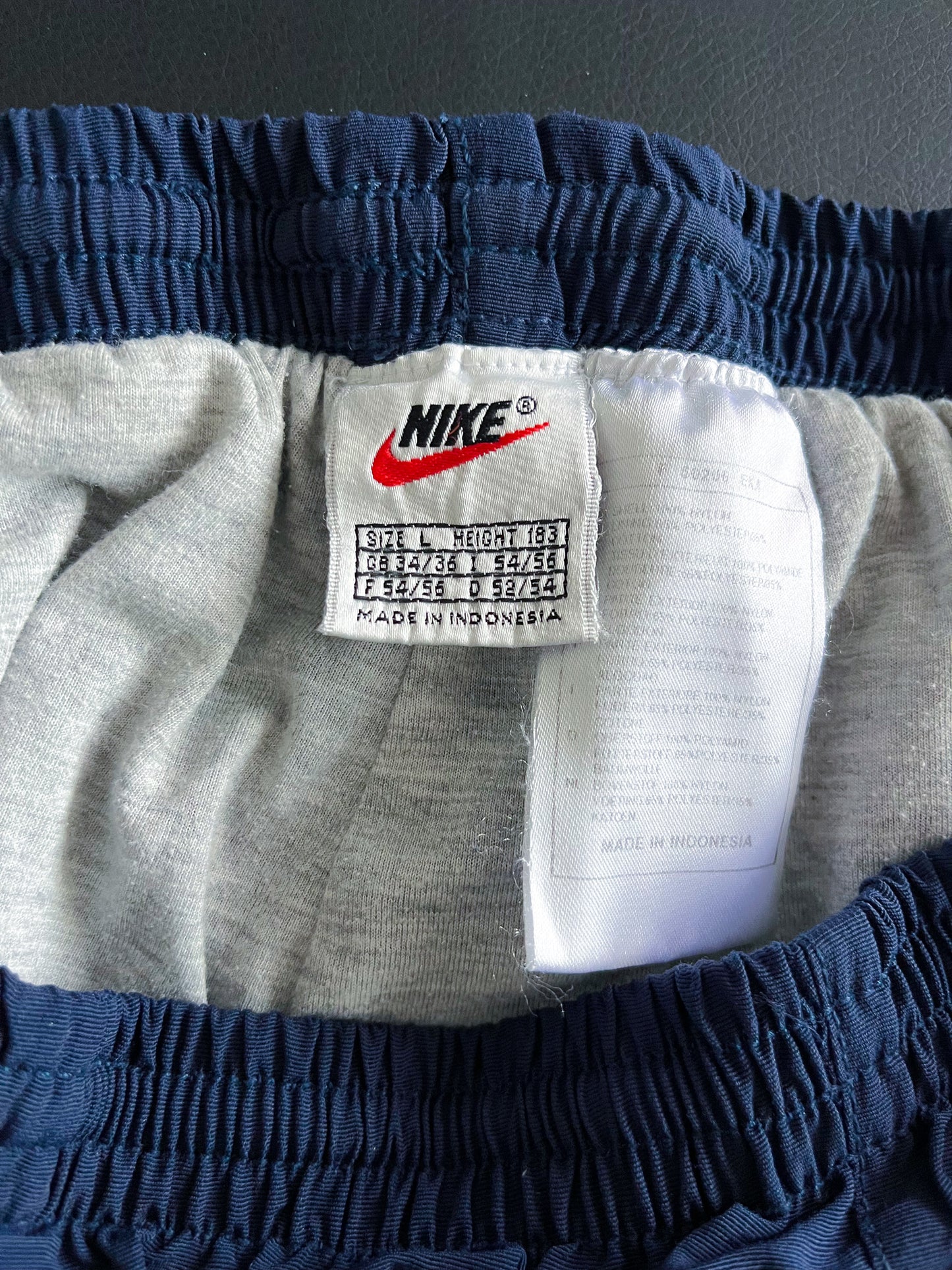 Nike Vintage Shorts | L