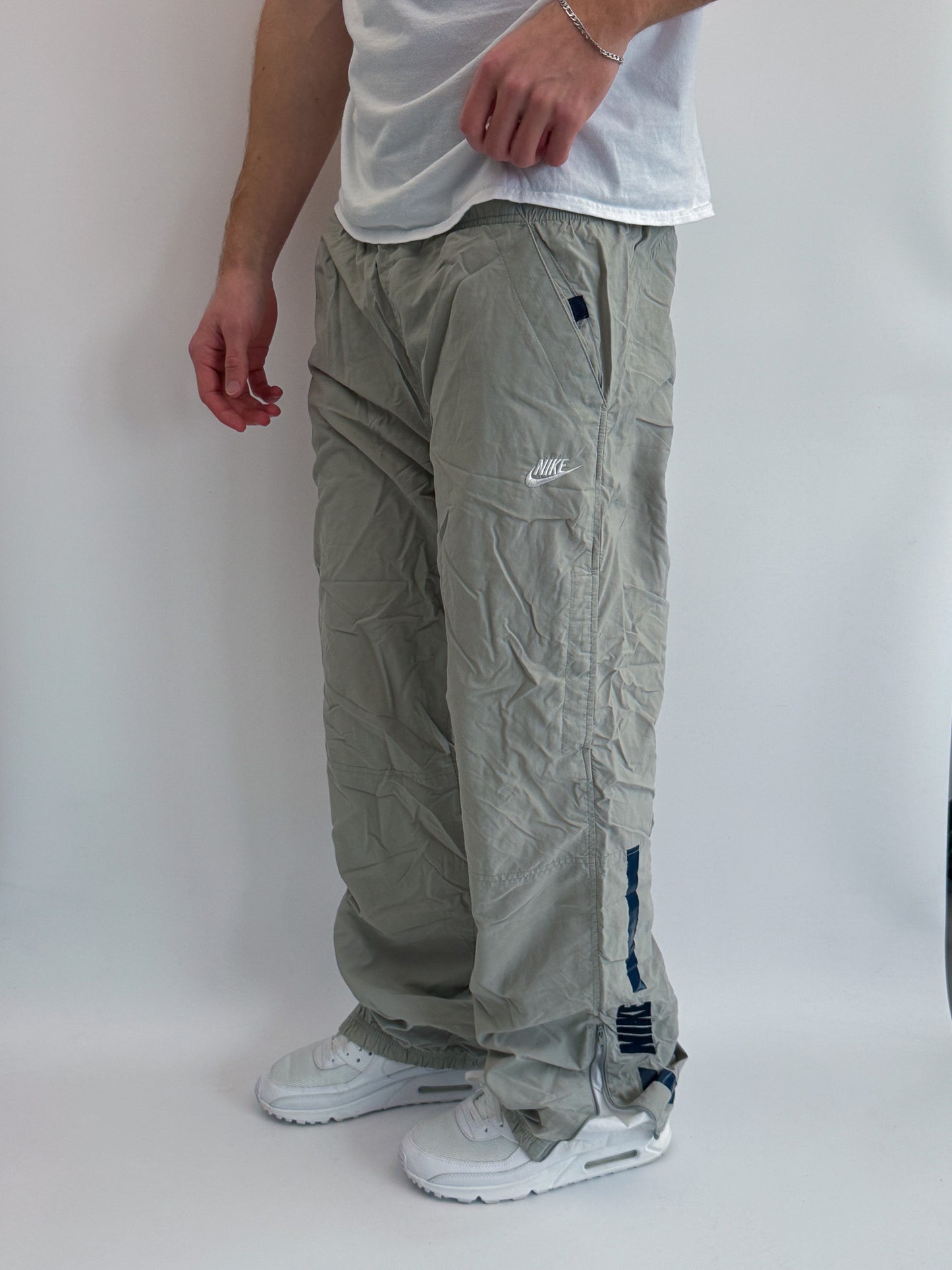 Nike Vintage Trackpants | L