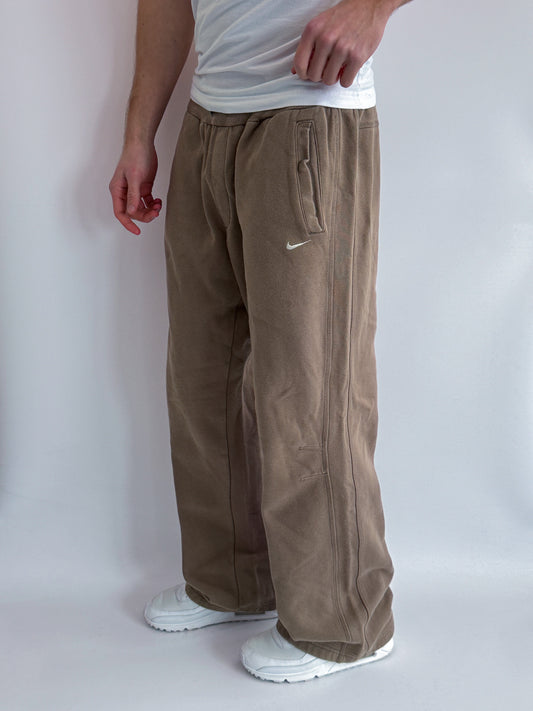 Nike Vintage *PREMIUM* Sweatpants | M