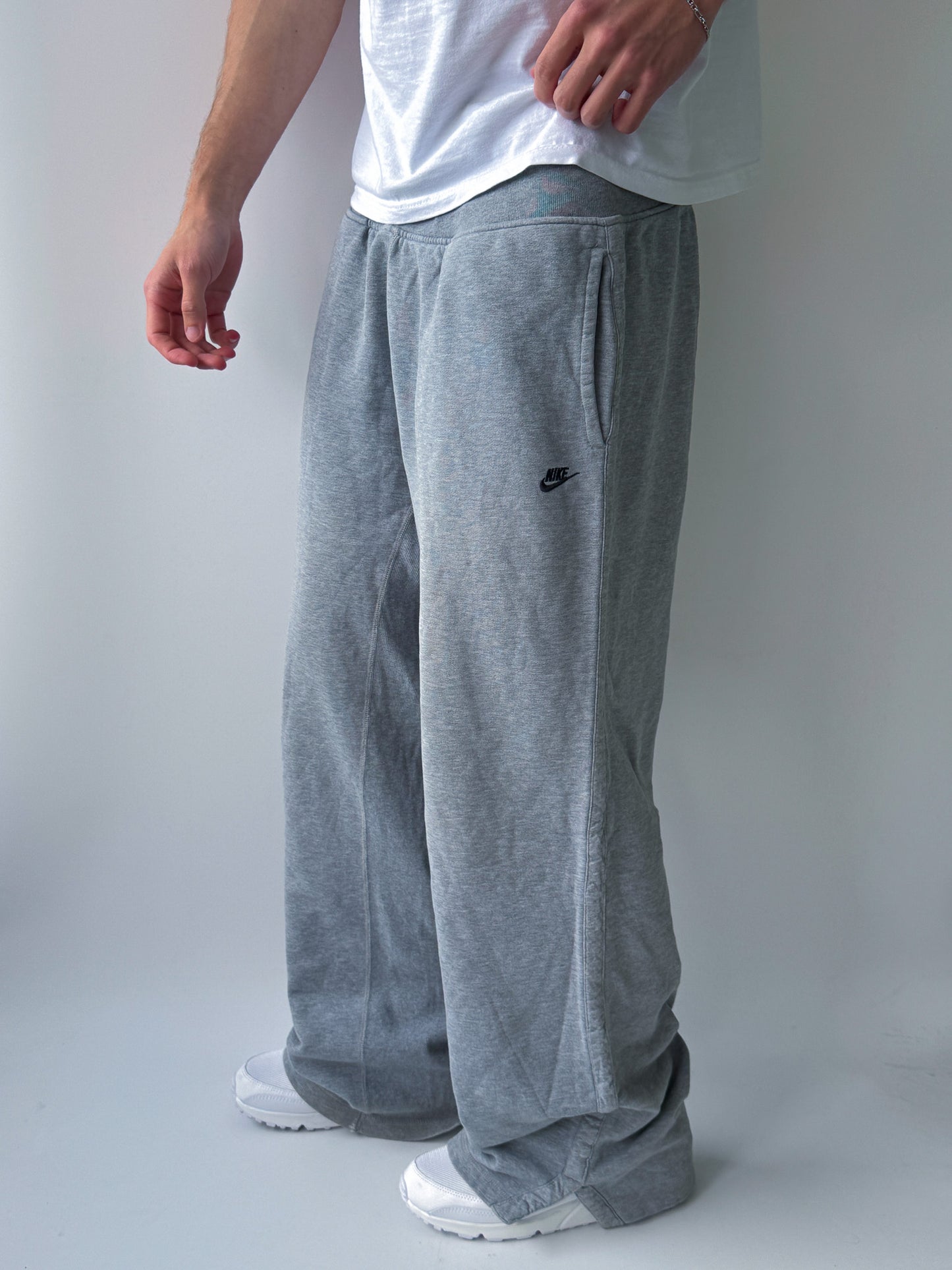 Nike Vintage Open Leg Sweatpants | L