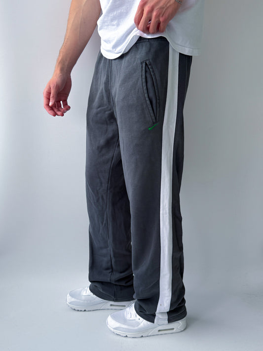 Nike Vintage Open Leg Sweatpants | M
