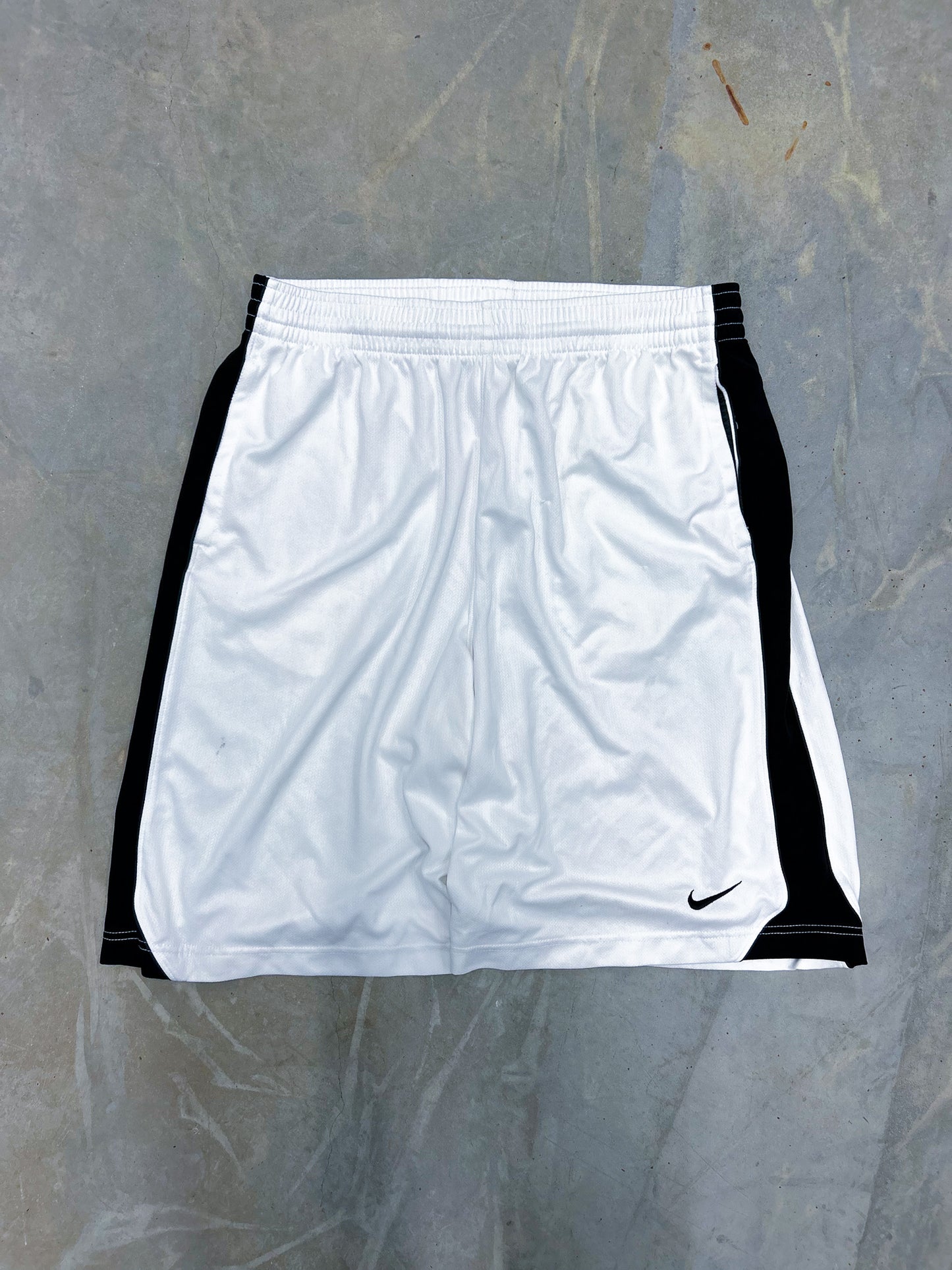 Nike Vintage Basketball Shorts | XL