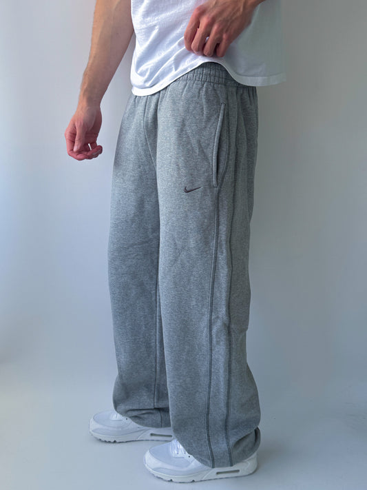 Nike Vintage *PREMIUM* Sweatpants | M