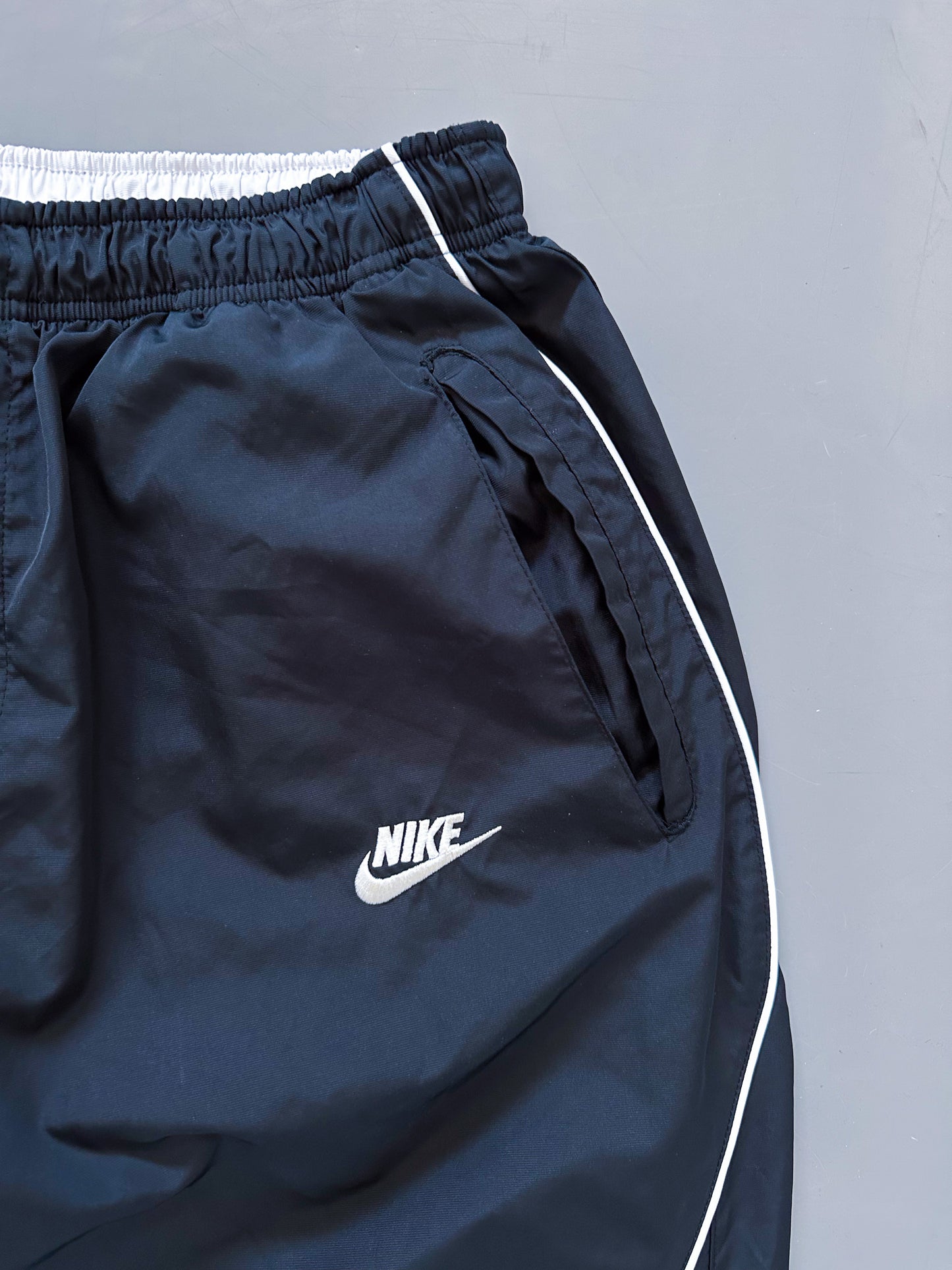 Nike Vintage Trackpants | L