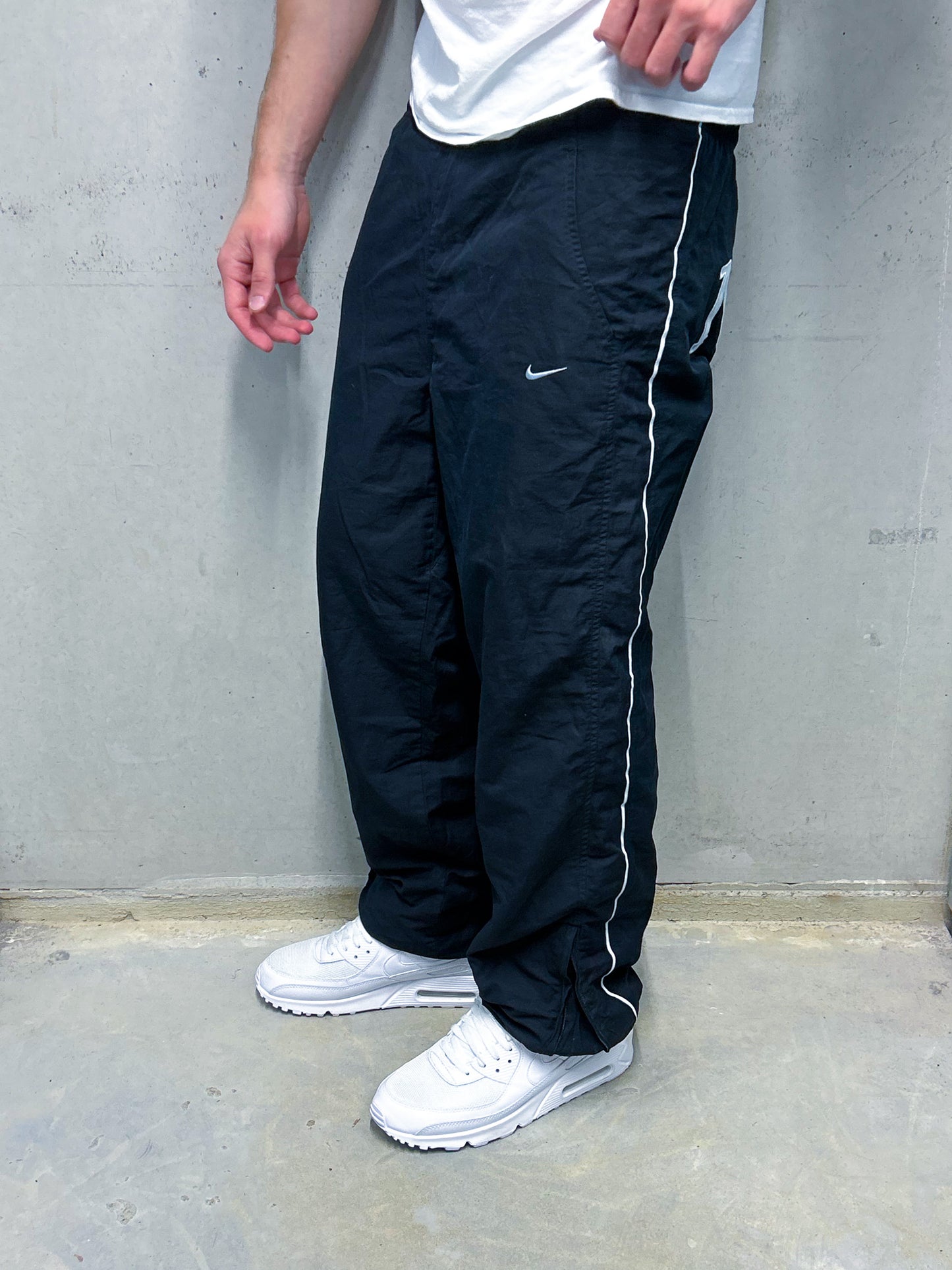 Nike Vintage *Premium* Trackpants | M