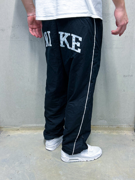 Nike Vintage *Premium* Trackpants | M