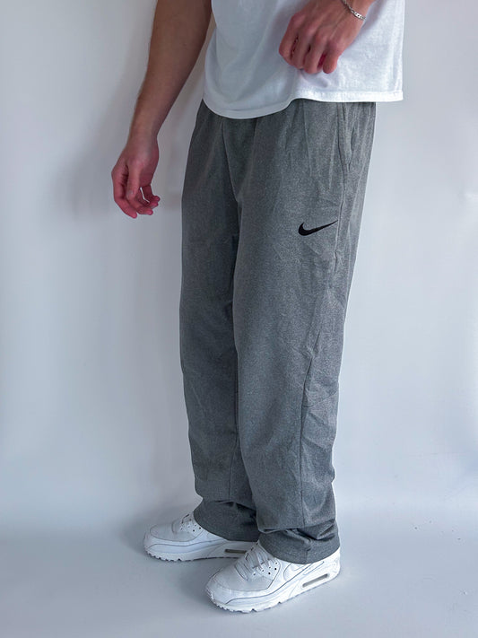 Nike Vintage Trackpants |  Fittet L