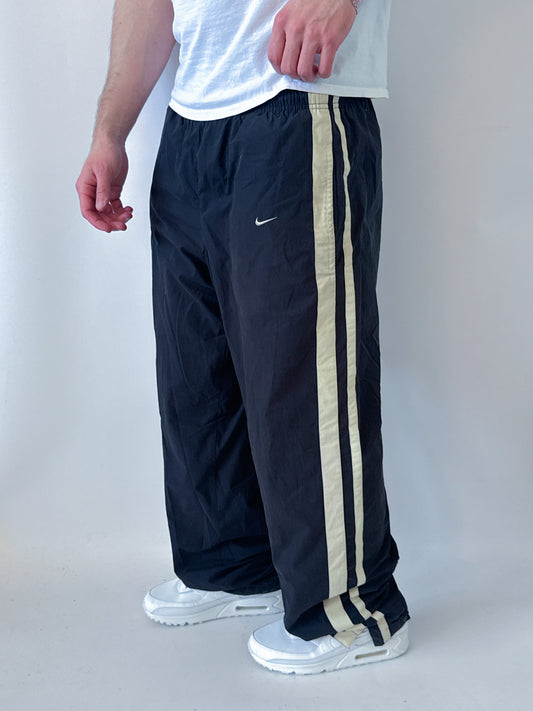 Nike Vintage Trackpants | L