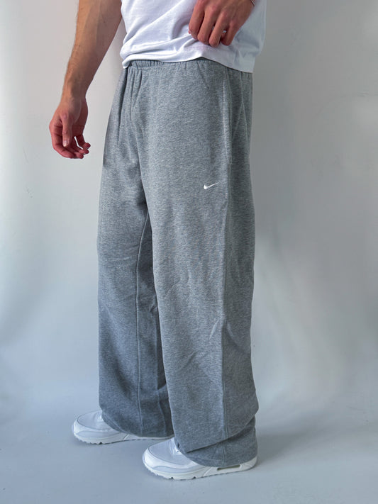 Nike Vintage Open Leg Sweatpants | L
