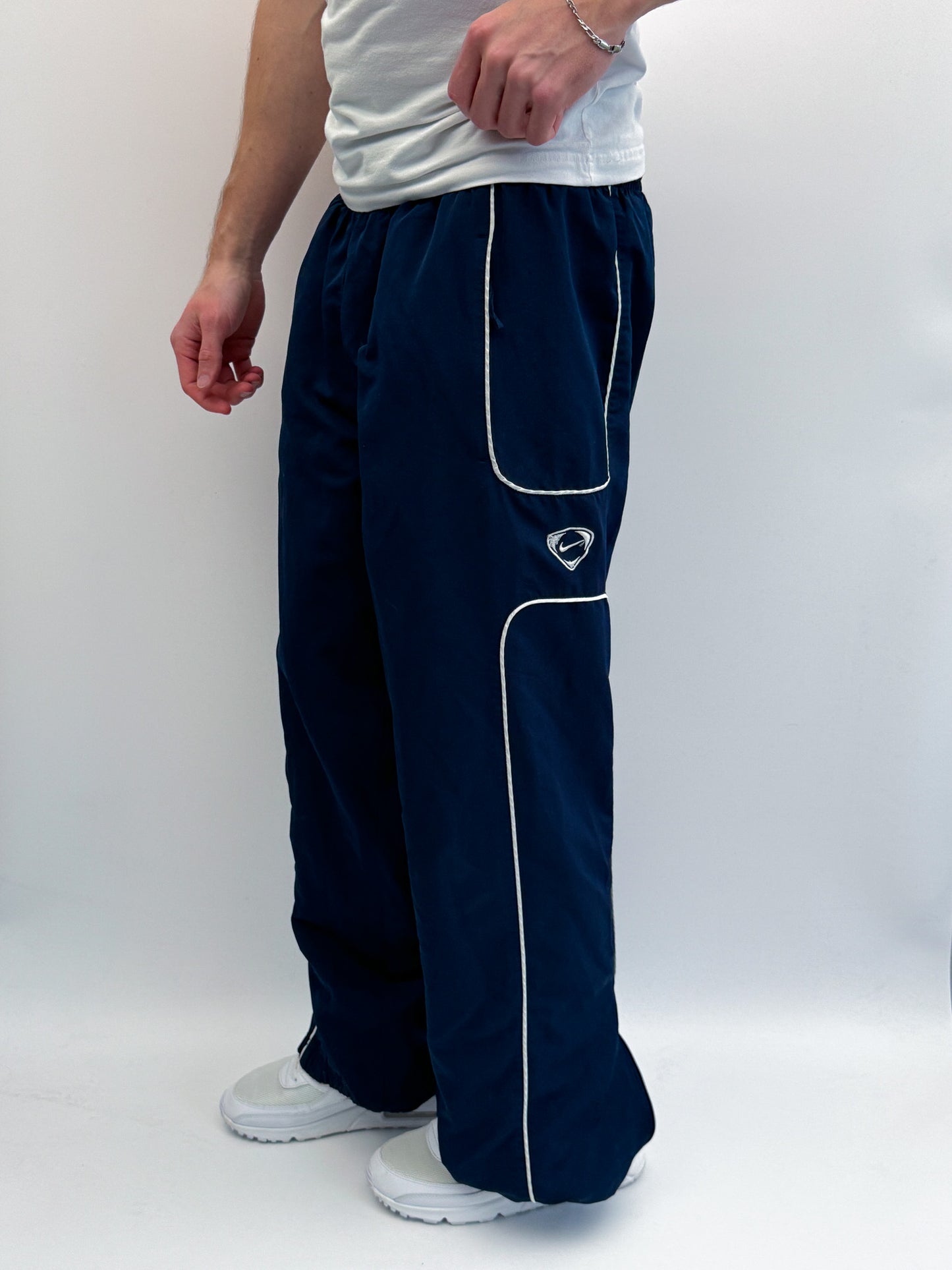 Nike Vintage Trackpants | L