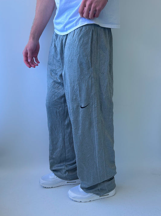 Nike Vintage Trackpants | L