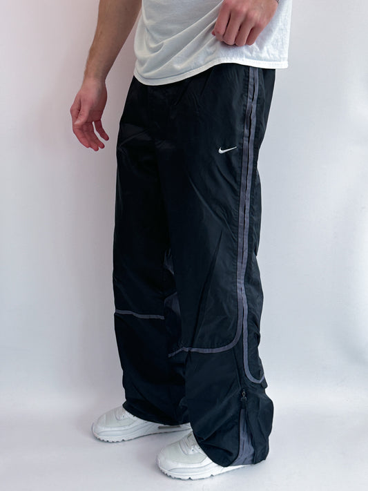 Nike Vintage *PREMIUM* Trackpants | M