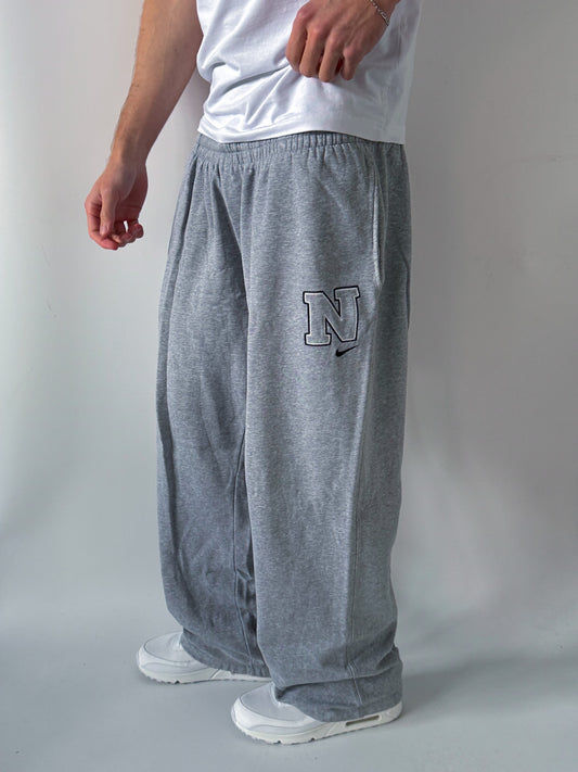 Nike Vintage Trackpants | XL