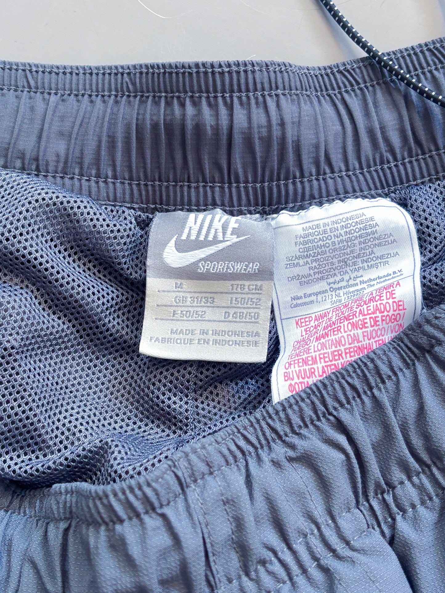 Nike Vintage Shorts | M