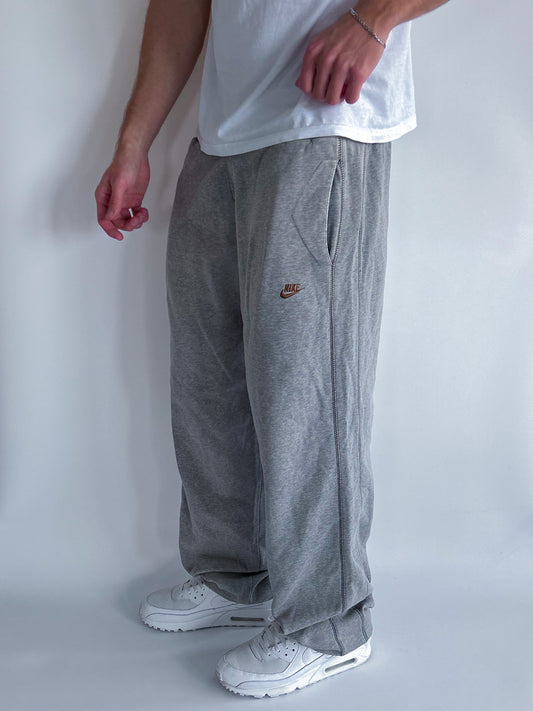 Nike Vintage Sweatpants | M