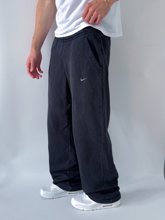 Nike Vintage Open Leg Sweatpants | M