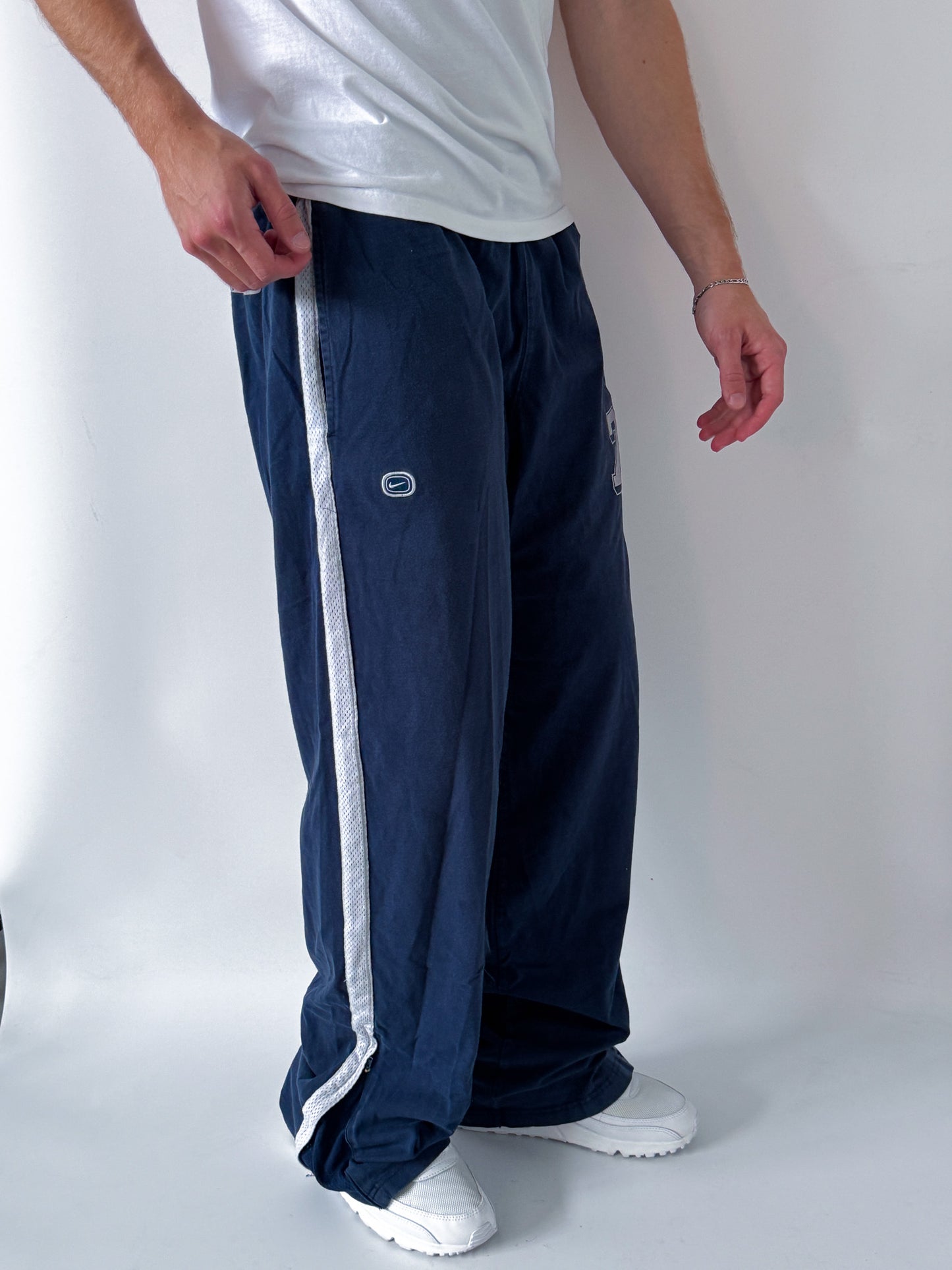 Nike Vintage Open Leg Sweatpants | L