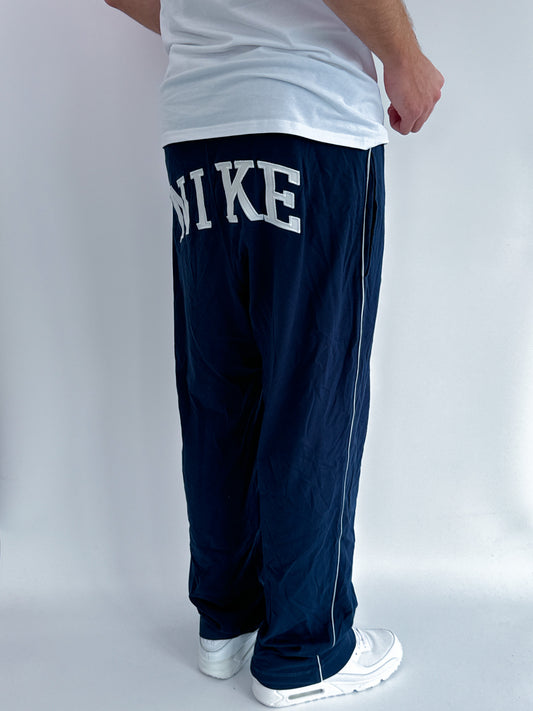 Nike Vintage *Spellout* Trackpants | L