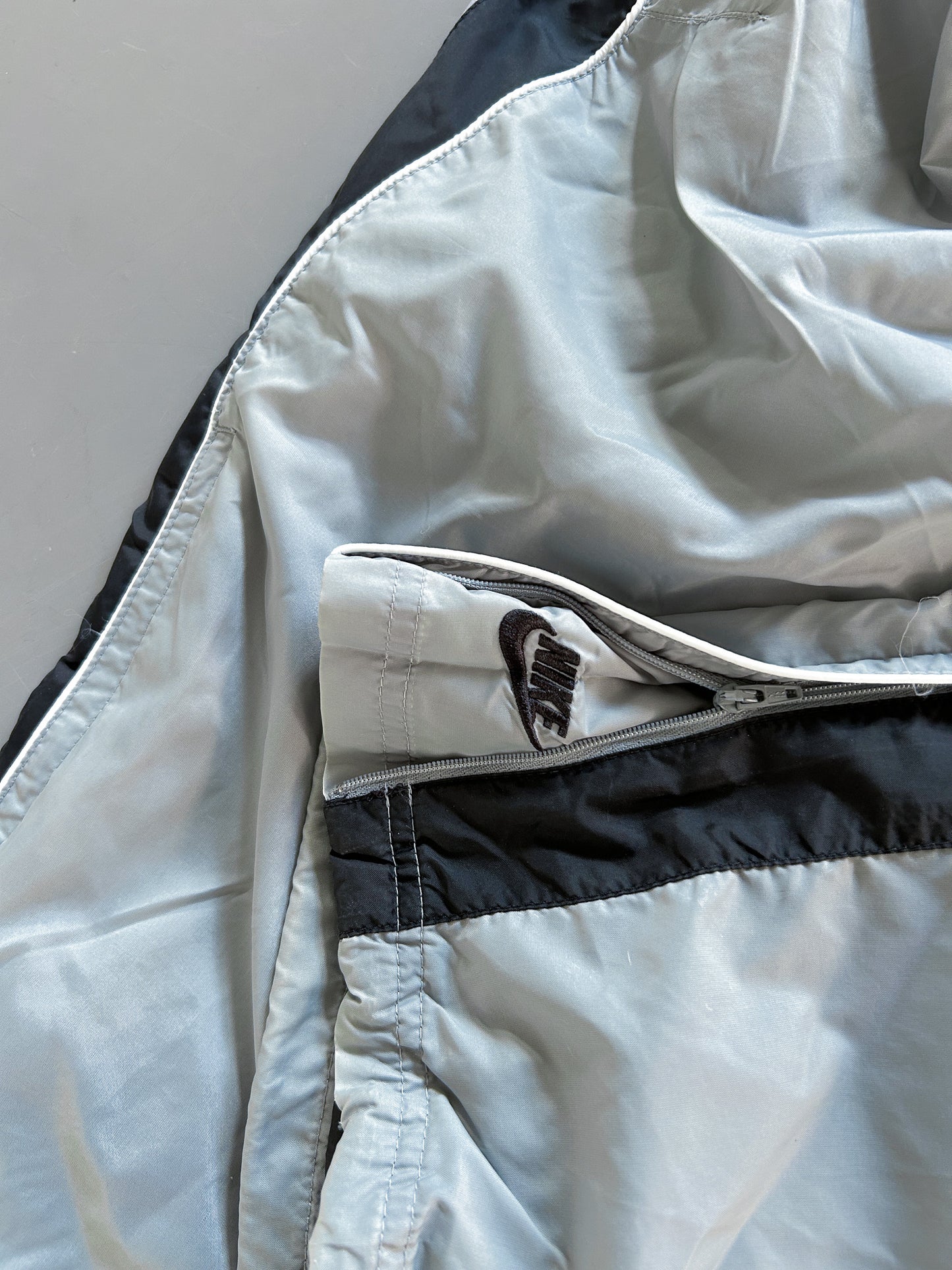 Nike Vintage *PREMIUM* Trackpants | M