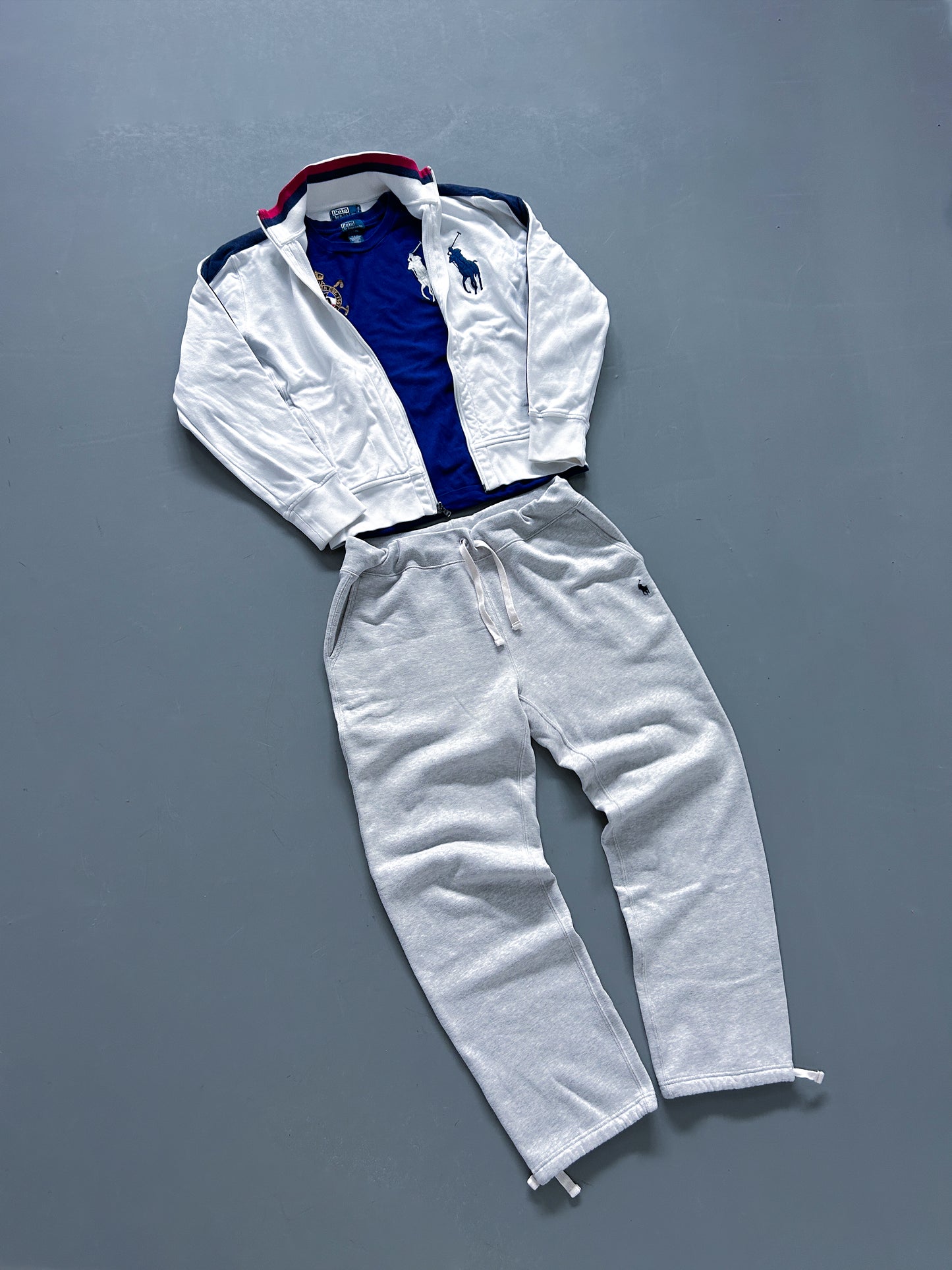 VINTAGE OUTFIT MYSTERY BOX (2 PIECES)