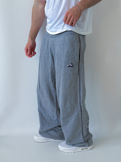 Nike Air Vintage Open Leg Sweatpants / Jogger | L