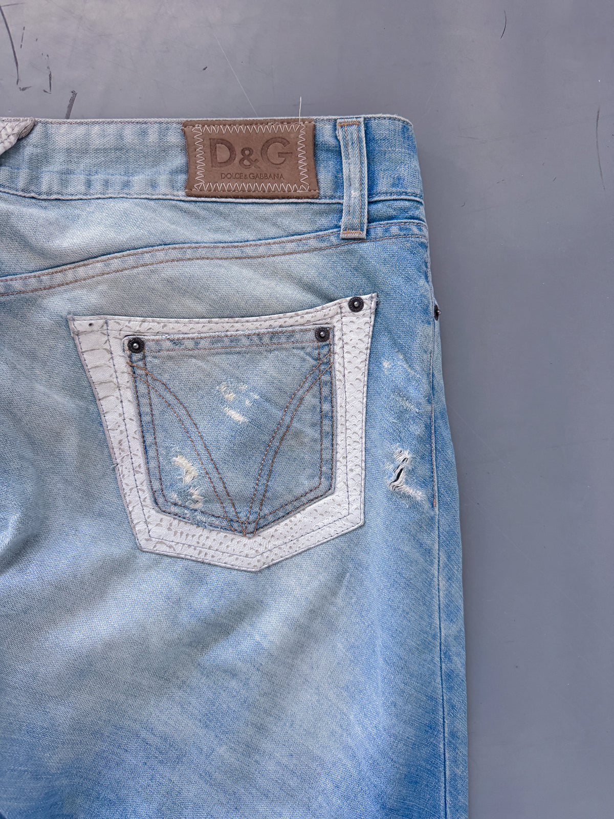 Dolce & Gabbana Vintage Distressed Jeans | M/L