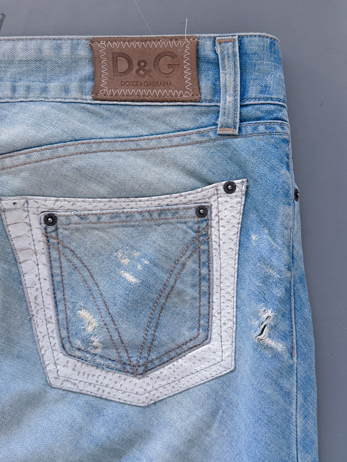 Dolce & Gabbana Vintage Distressed Jeans | M/L