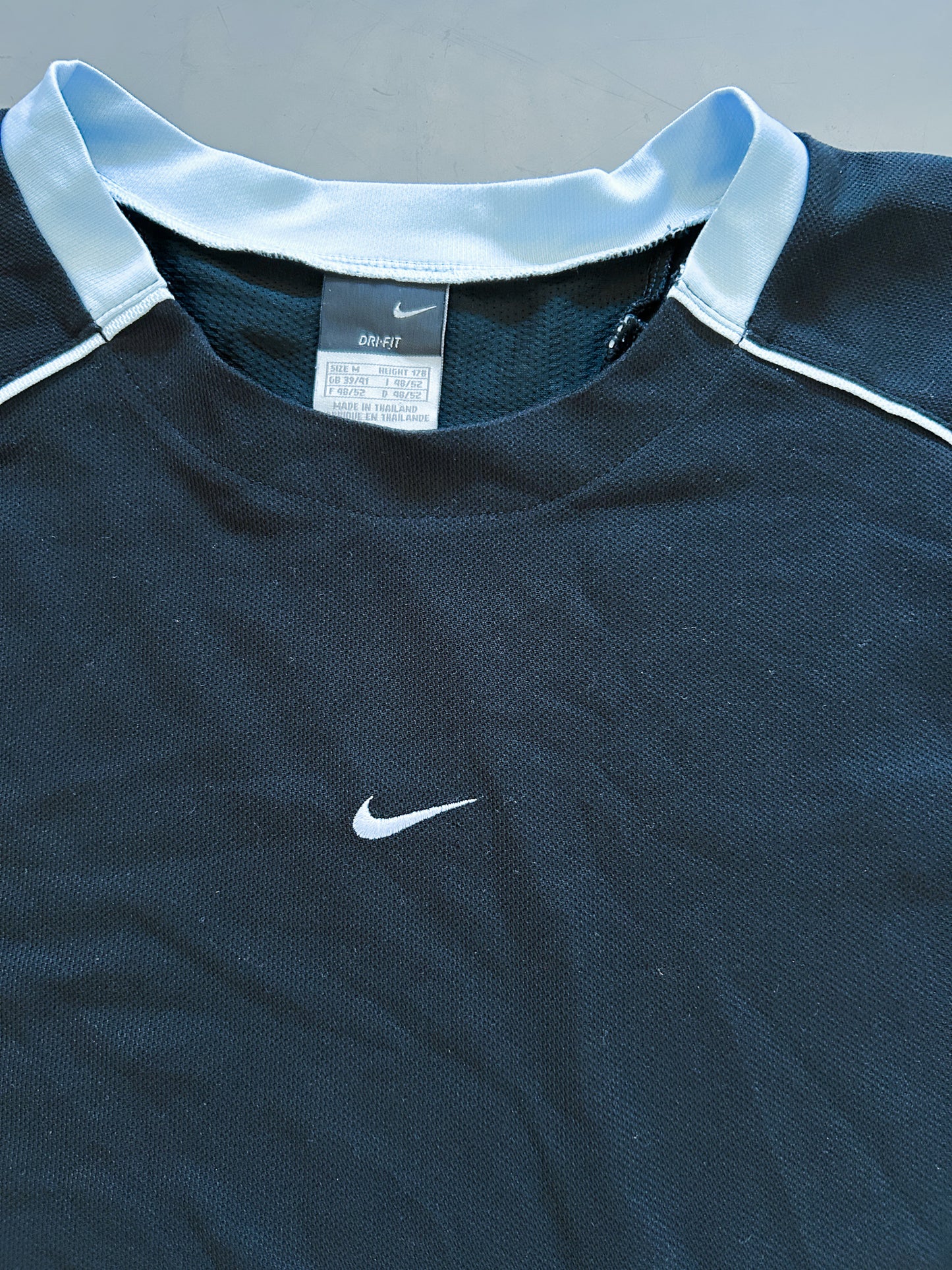 Nike Vintage *PREMIUM* Shirt | M