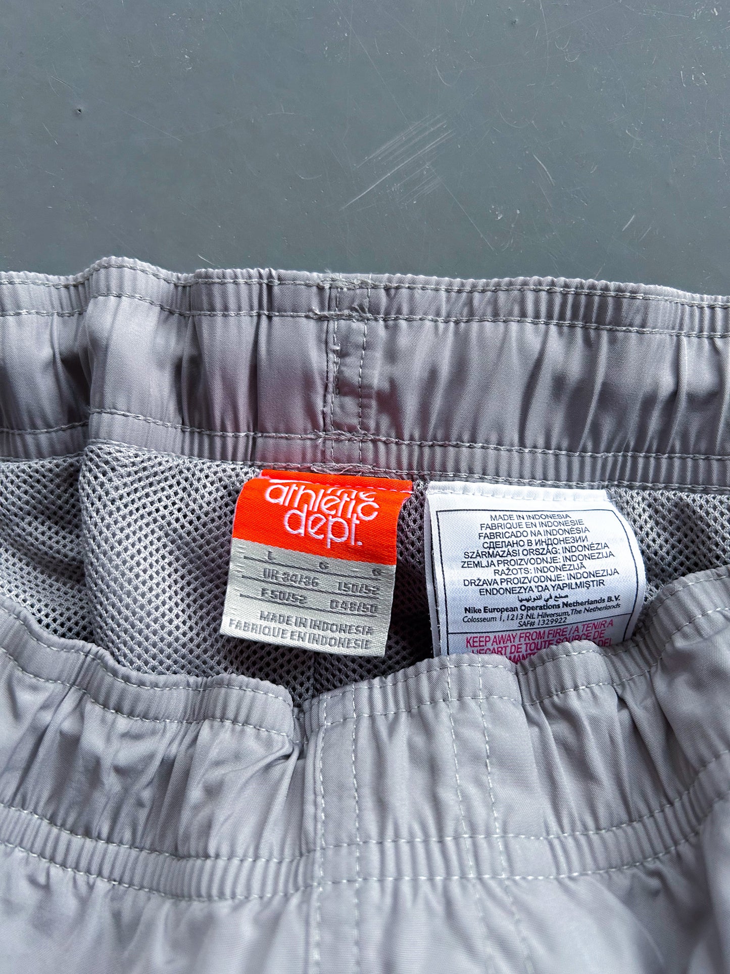 Nike Air Vintage Trackpants | L