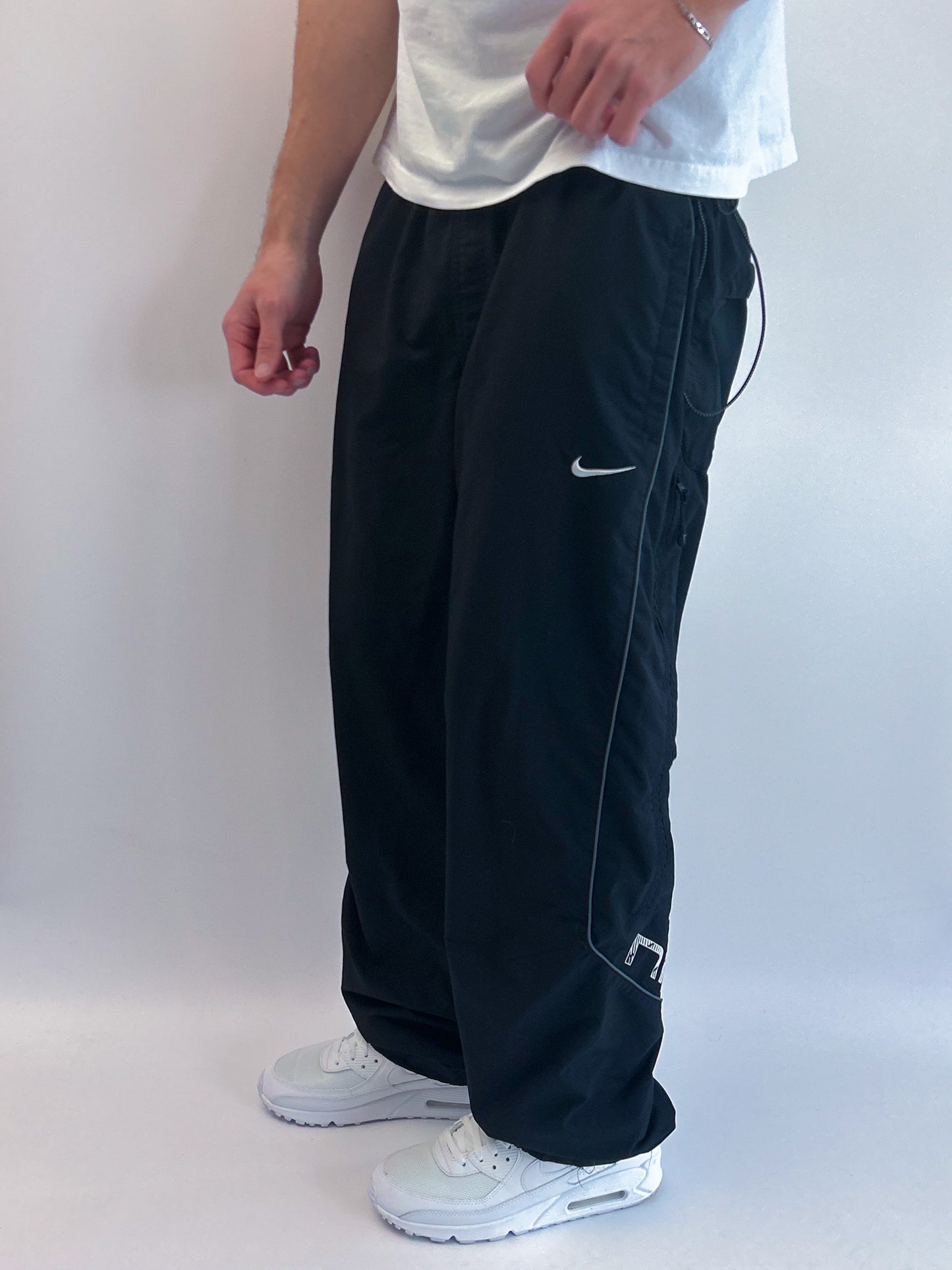 Nike Air Vintage Trackpants | L