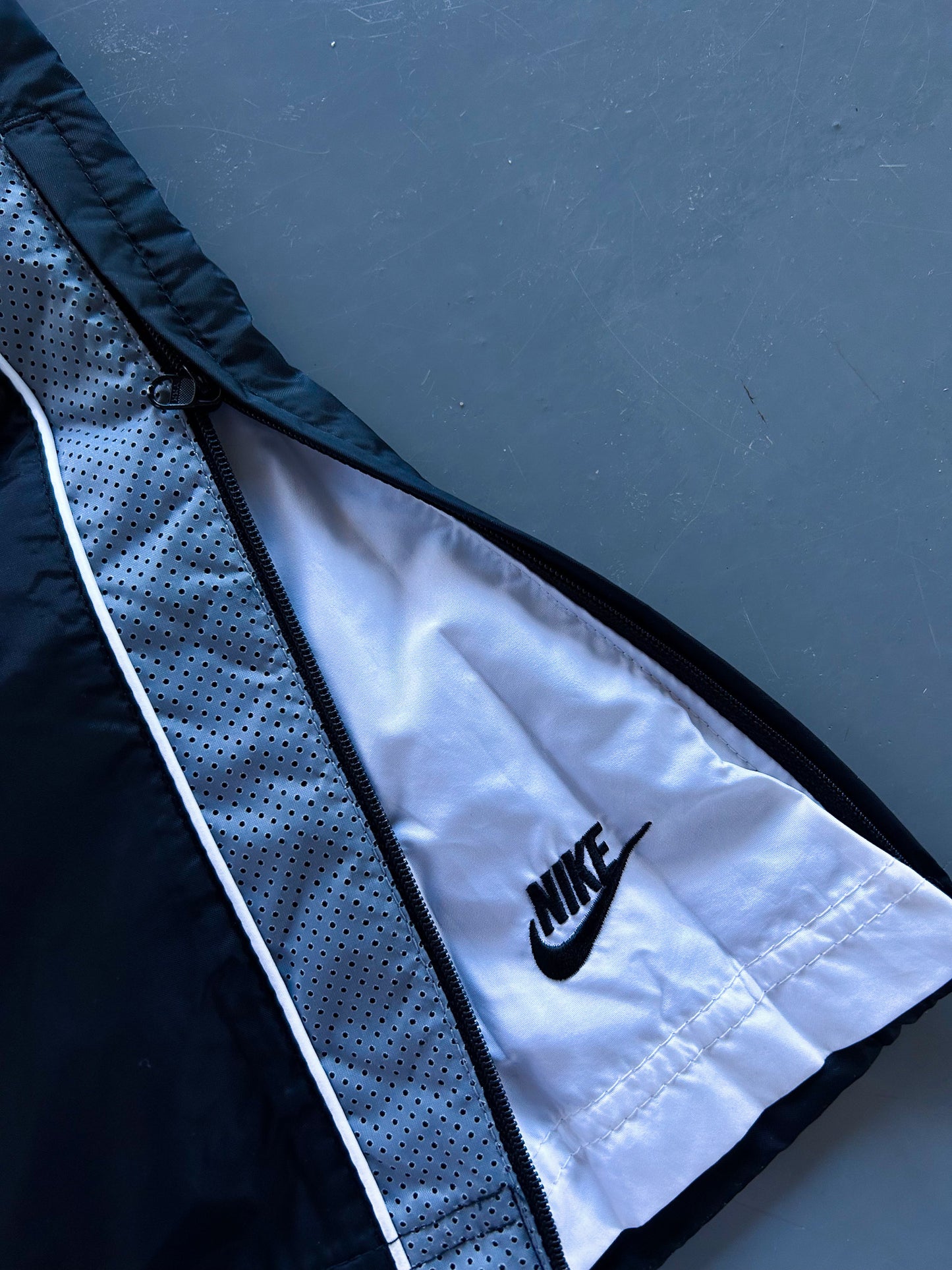 Nike Vintage *PREMIUM*  Trackpants | L