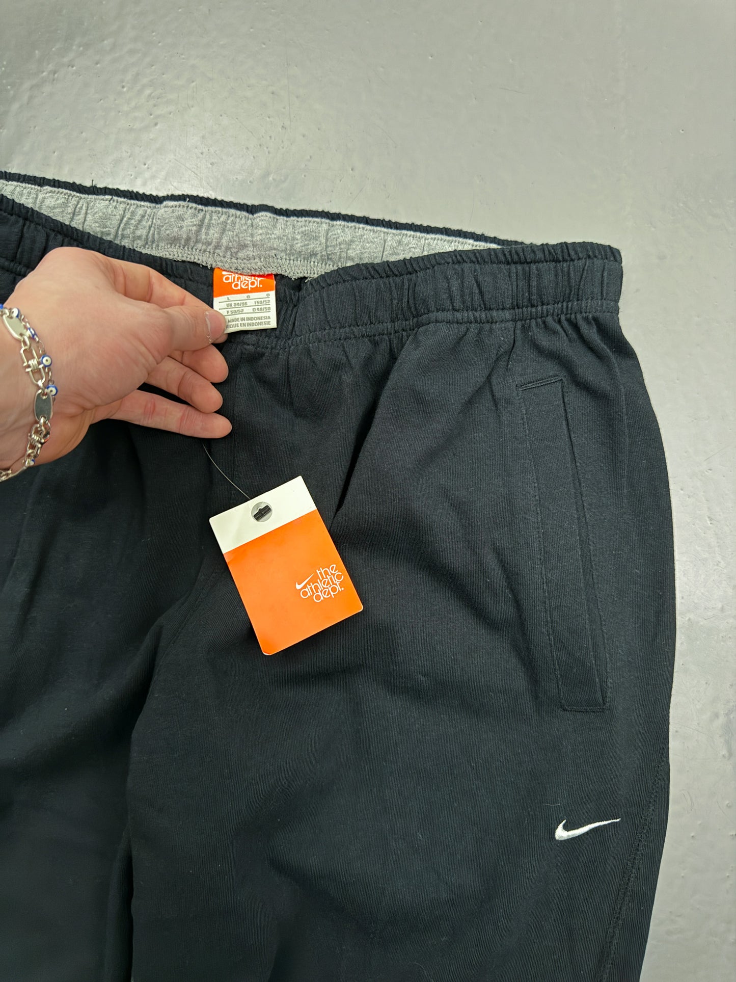 Nike Vintage Sweatpants *NEW*| L