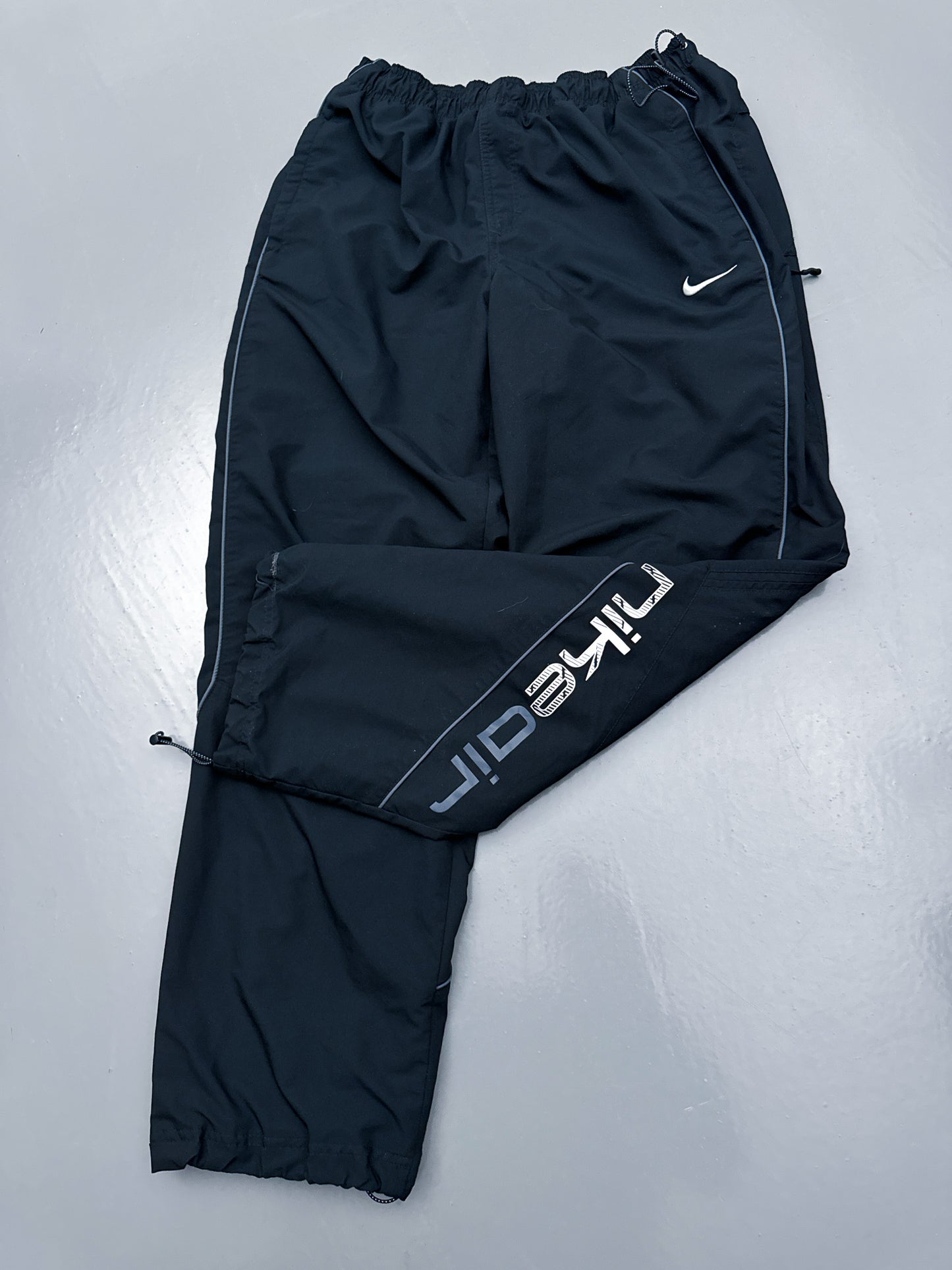 Nike Air Vintage Trackpants | L