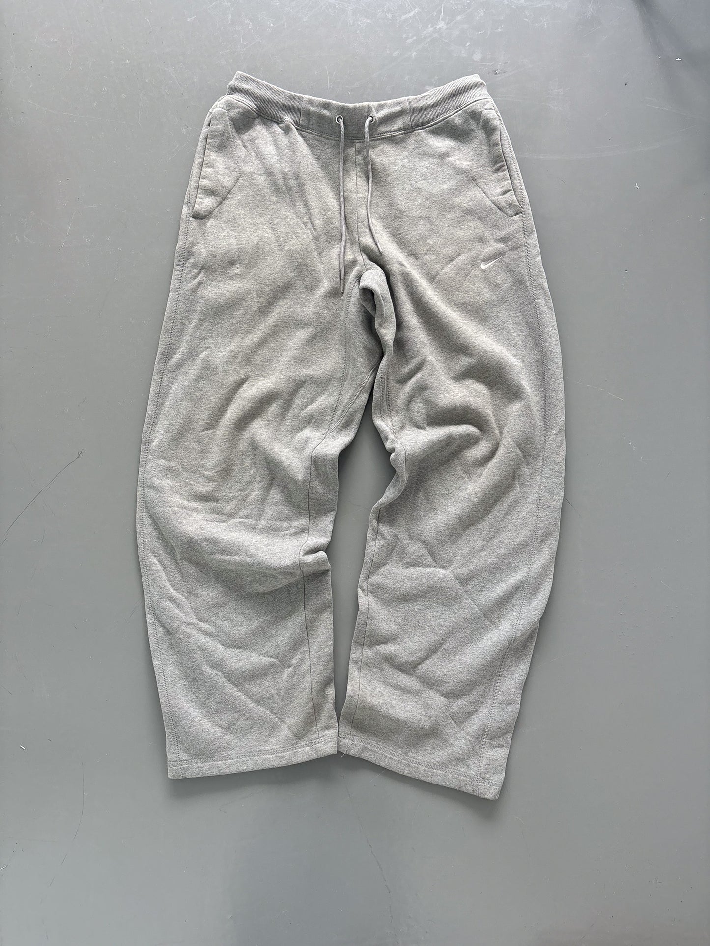 Nike Vintage *Open Leg* Sweatpants | M
