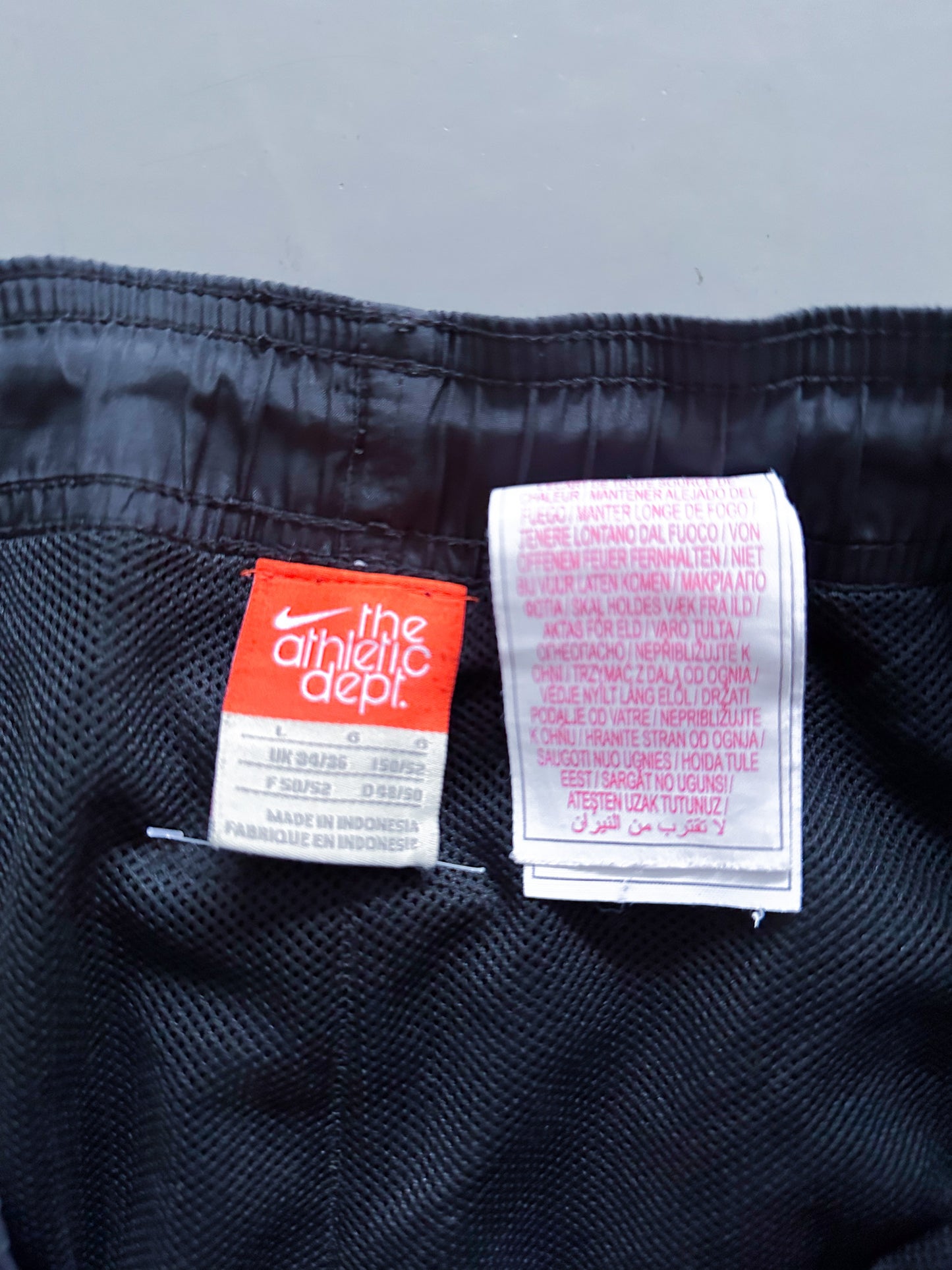 Nike Vintage Trackpants | L