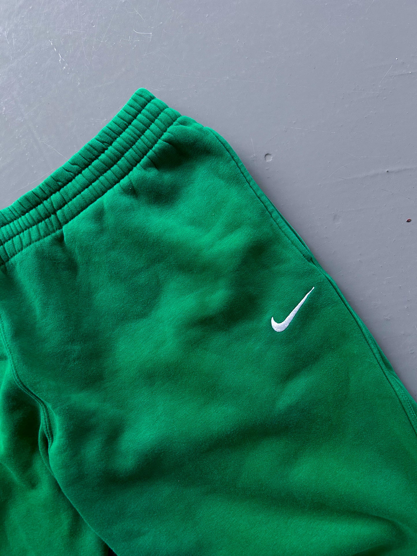 Nike Vintage *Green* Trackpants | XL