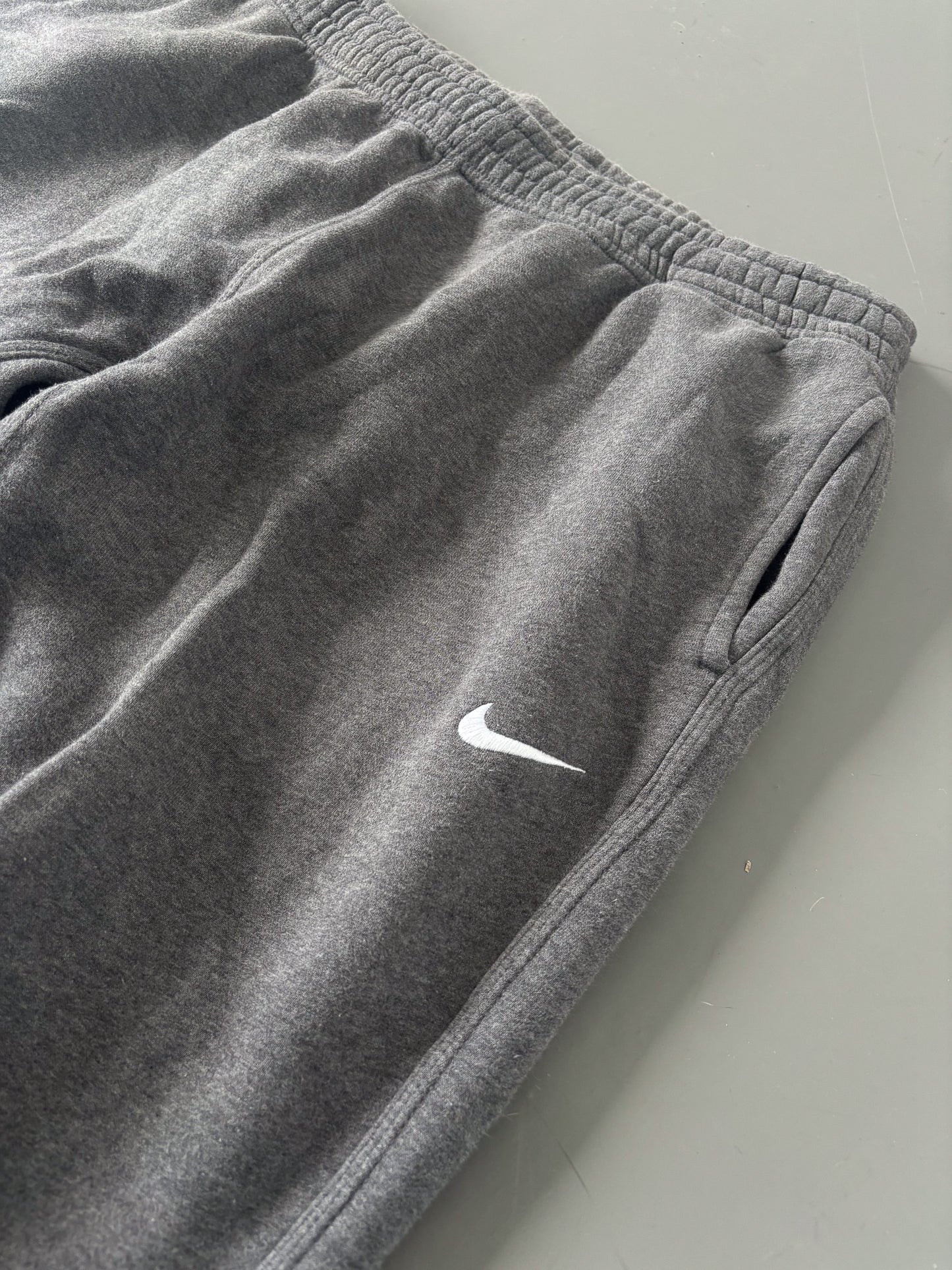 Nike Vintage Trackpants | L