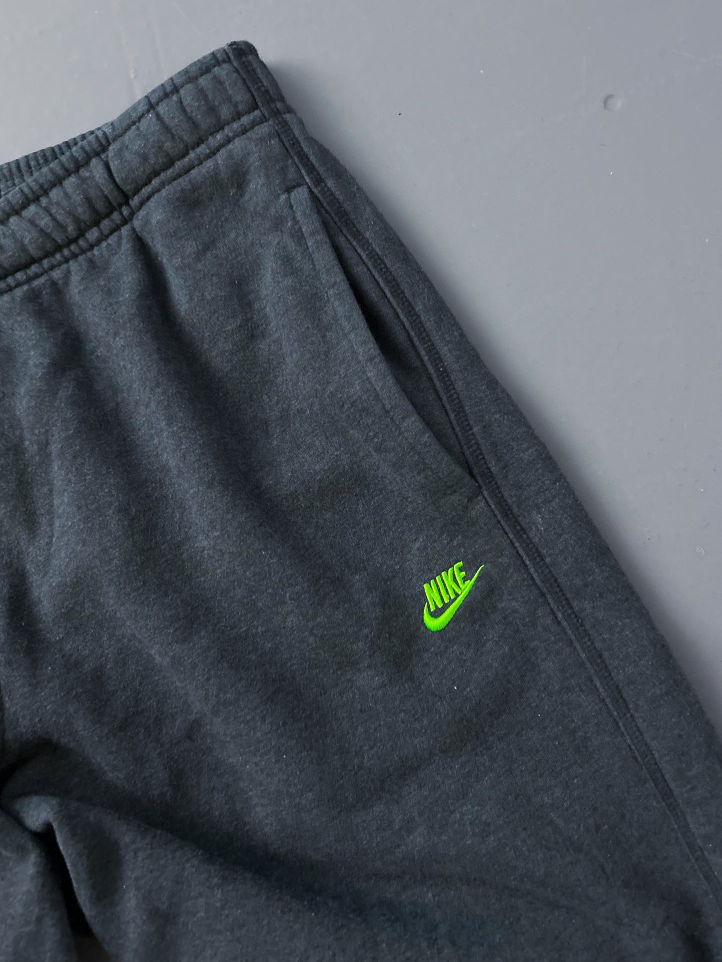 Nike Vintage Trackpants | M