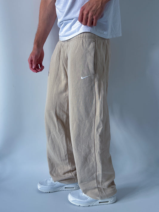 Nike Vintage *PREMIUM* Open Leg Sweatpants | S