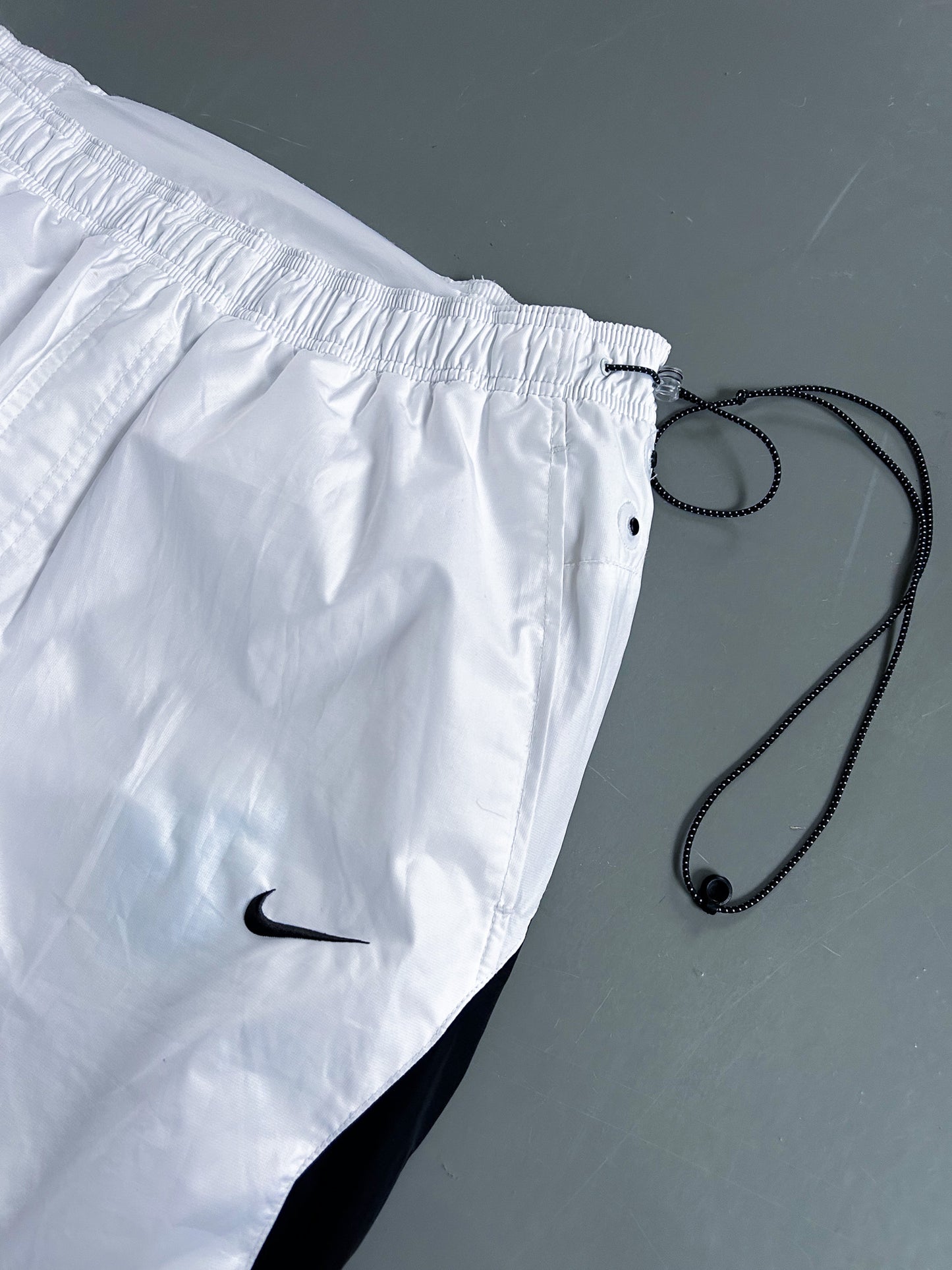 Nike Air Vintage Trackpants | L