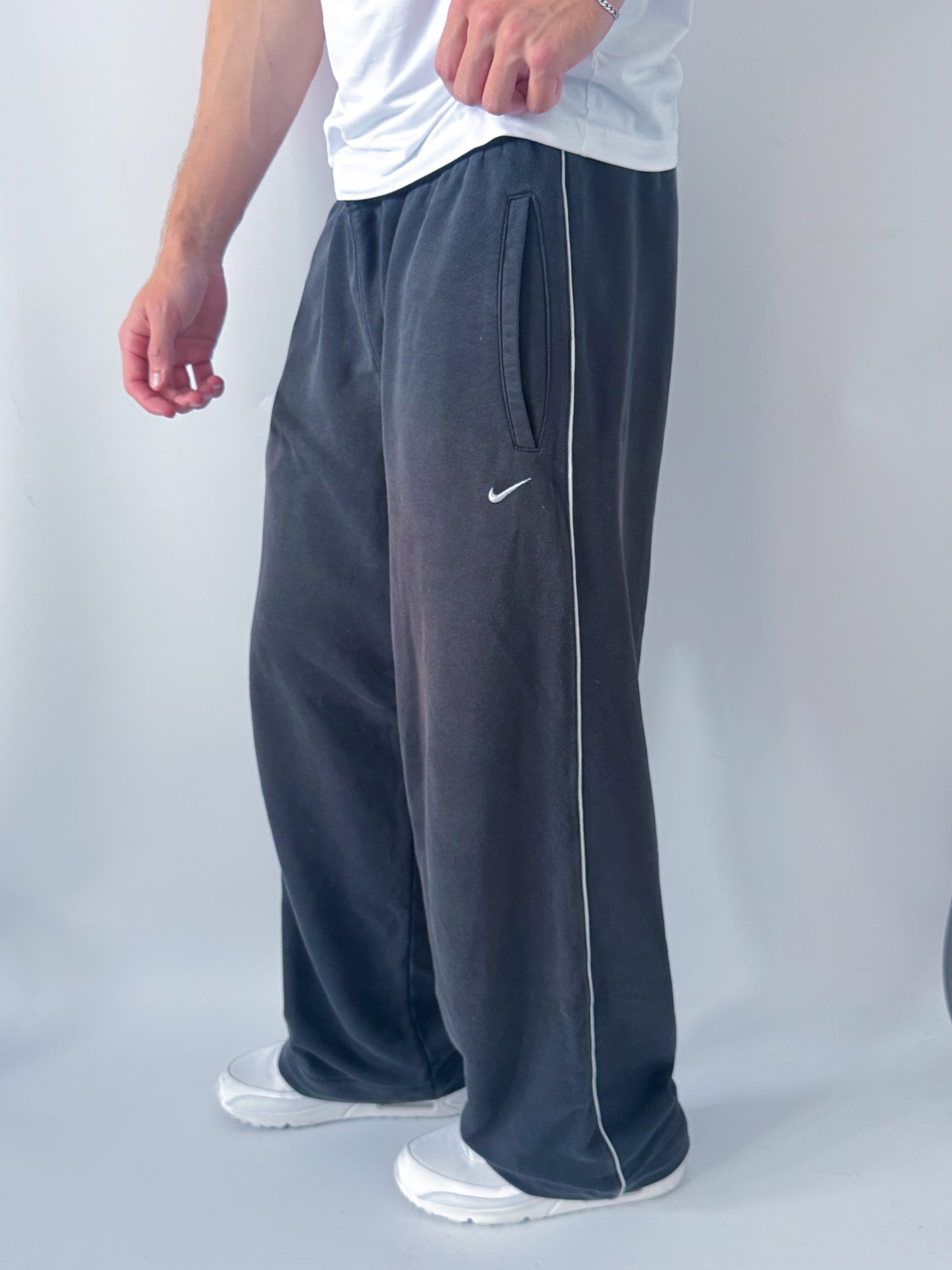 Nike Vintage Open Leg Sweatpants | L