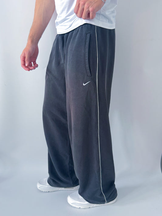 Nike Vintage Open Leg Sweatpants | L