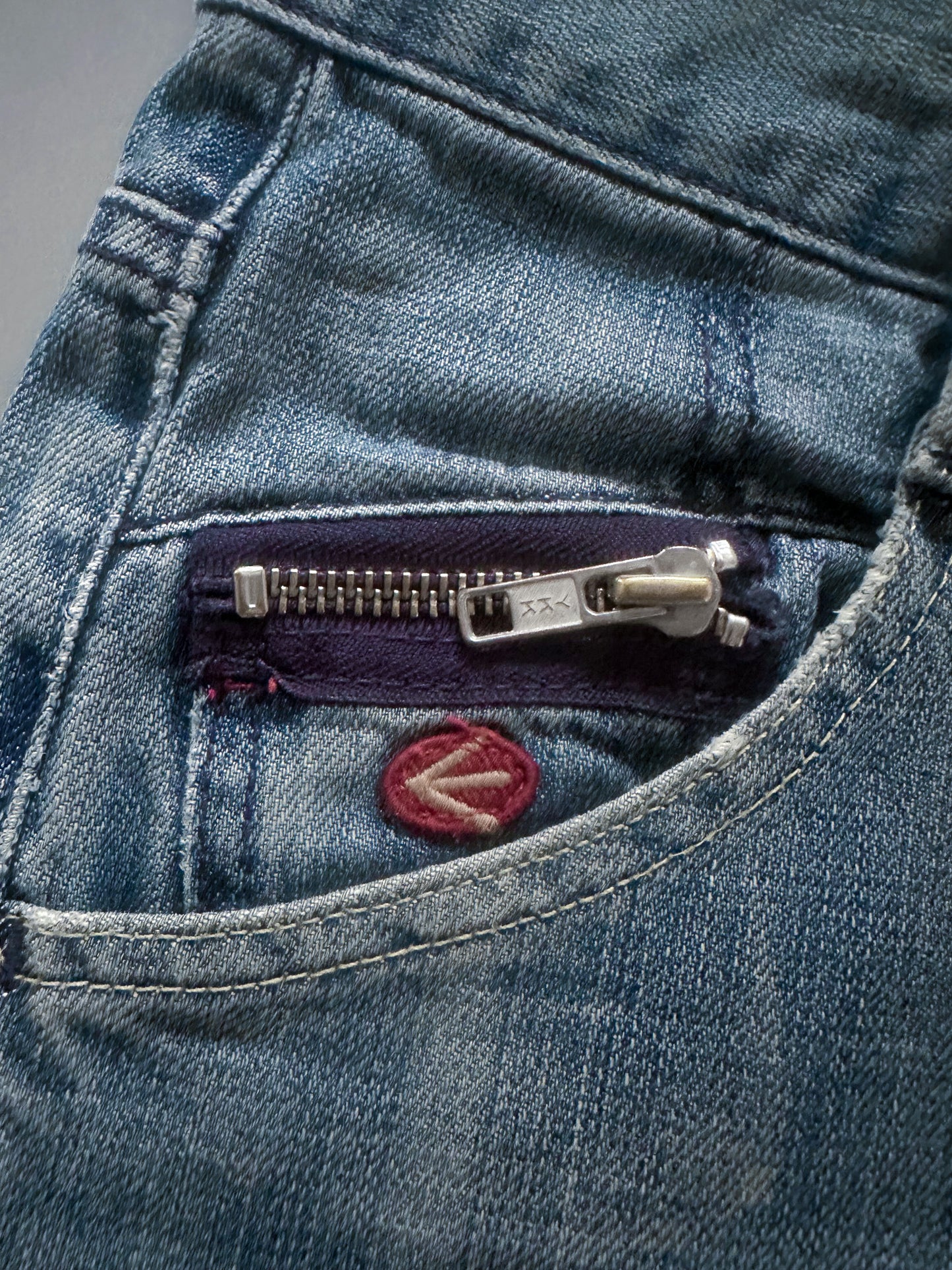 Vintage Y2K Straight-Fit Jeans | L