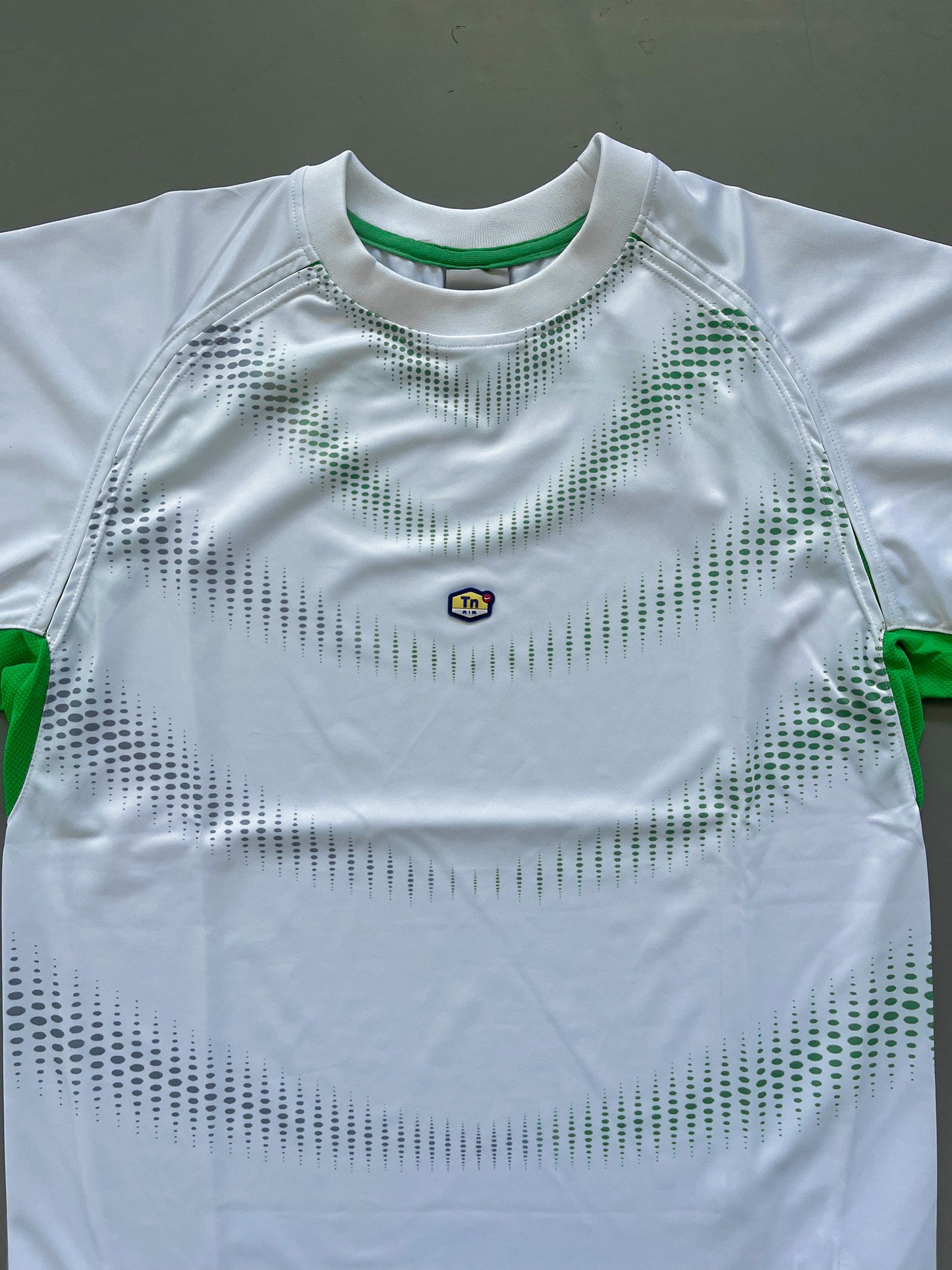 Nike Vintage *TN* Shirt | L