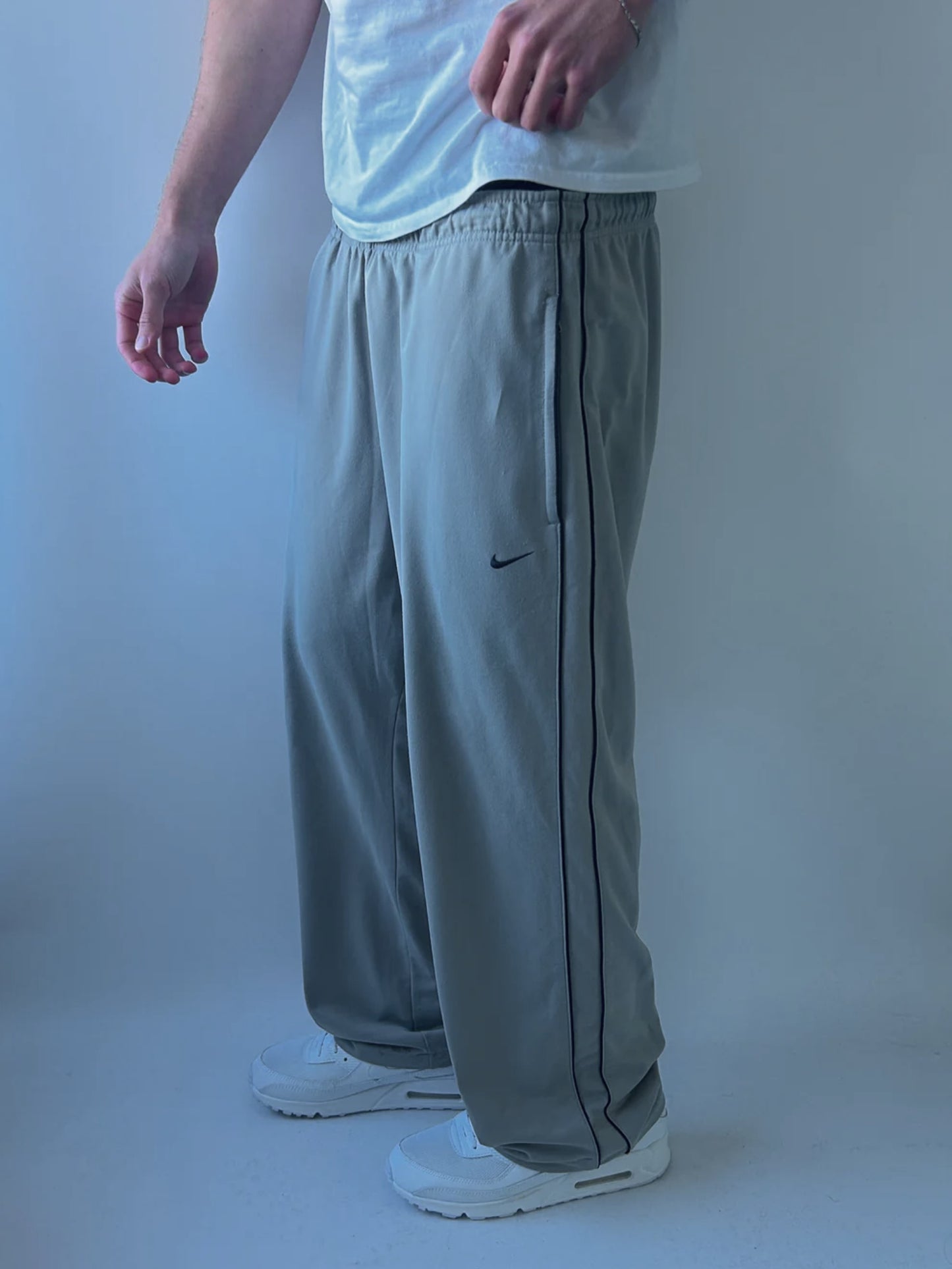 Nike Vintage *PREMIUM* Sweatpants | M