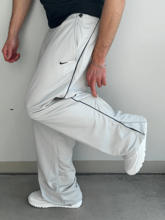 Nike Vintage *PREMIUM* Trackpants | M